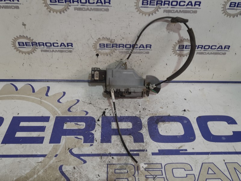 Recambio de cerradura puerta delantera izquierda para peugeot 5008 2.0 blue-hdi fap referencia OEM IAM 833318  