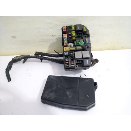 Recambio de caja reles / fusibles para ford mondeo berlina (ge) ghia (06.2003) (d) referencia OEM IAM 71543256  