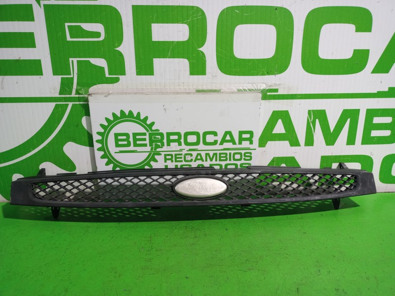 Recambio de rejilla delantera para ford fiesta (cbk) ambiente referencia OEM IAM 2S618A133  