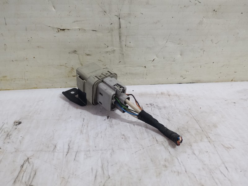 Recambio de caja precalentamiento para hyundai ix35 (lm, el, elh) 2.0 crdi 4wd referencia OEM IAM 368302F150  