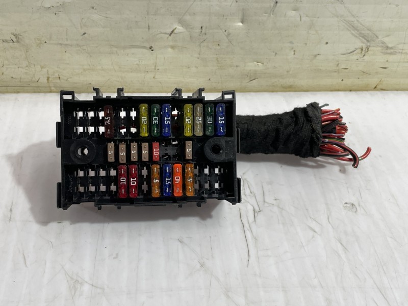 Recambio de caja reles / fusibles para skoda yeti active referencia OEM IAM 7H0937617  