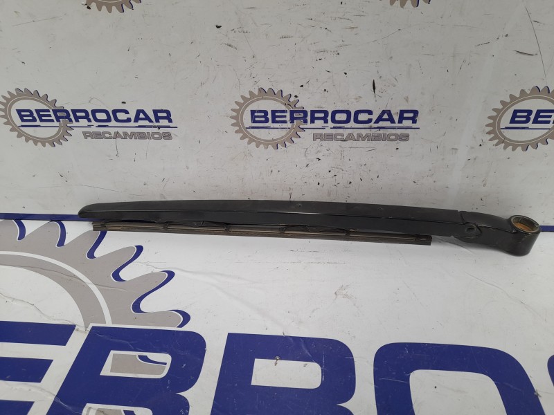 Recambio de brazo limpia trasero para land rover discovery 4 referencia OEM IAM T729F6H  