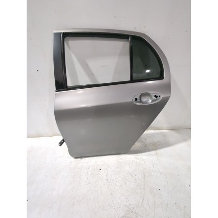 Recambio de puerta trasera izquierda para toyota yaris (_p9_) 1.33 vvt-i (nsp90_) referencia OEM IAM 670040D110  