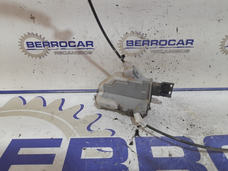 Recambio de cerradura puerta trasera derecha para peugeot 5008 2.0 blue-hdi fap referencia OEM IAM 732301  