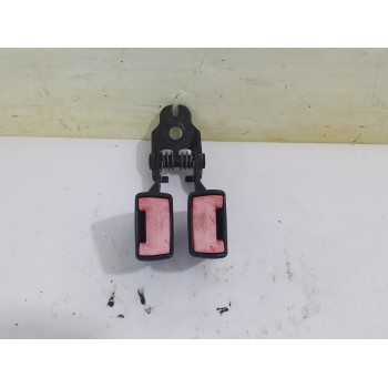 ENGANCHE CINTURON TRASERO CENTRAL 1S71F613K21 