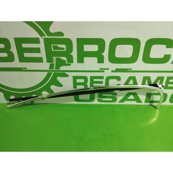 Recambio de embellecedor puerta para opel insignia berlina 2.0 cdti cat referencia OEM IAM 23129910  