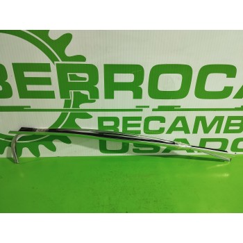 Recambio de embellecedor puerta para opel insignia berlina 2.0 cdti cat referencia OEM IAM 23129910  