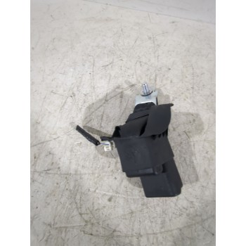 ENGANCHE CINTURON TRASERO DERECHO 7338002110C0 