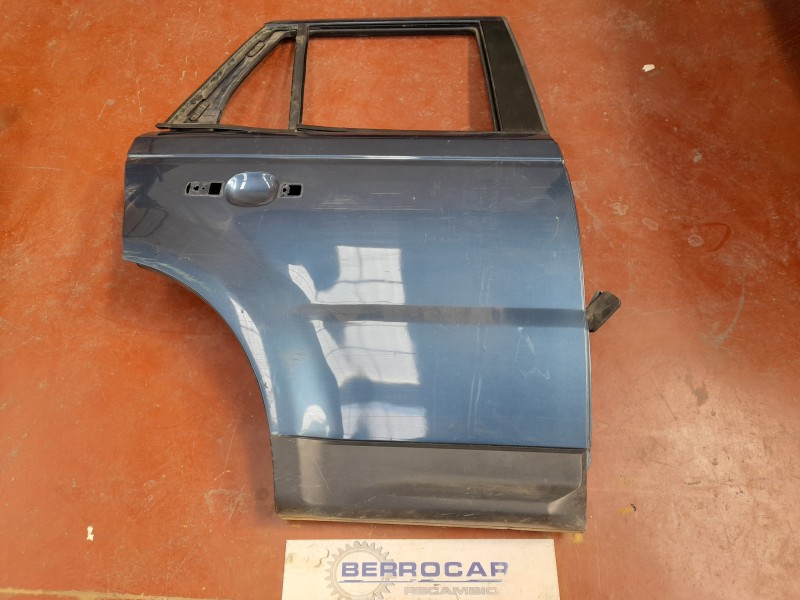 Recambio de puerta trasera derecha para land rover range rover sport referencia OEM IAM LR034202  
