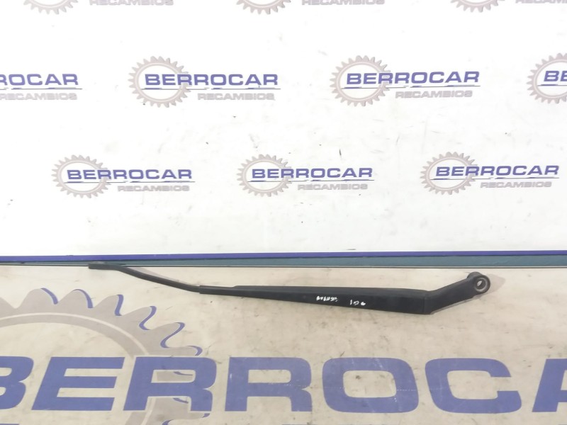 Recambio de brazo limpia delantero derecho para toyota avensis berlina (t25) 1.8 16v cat referencia OEM IAM 8521105051  