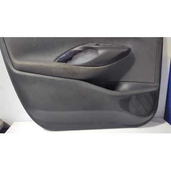 GUARNECIDO PUERTA DELANTERA IZQUIERDA 67620K0100 