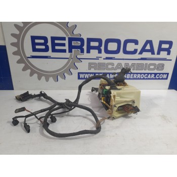 CAJA RELES / FUSIBLES A2129008307 