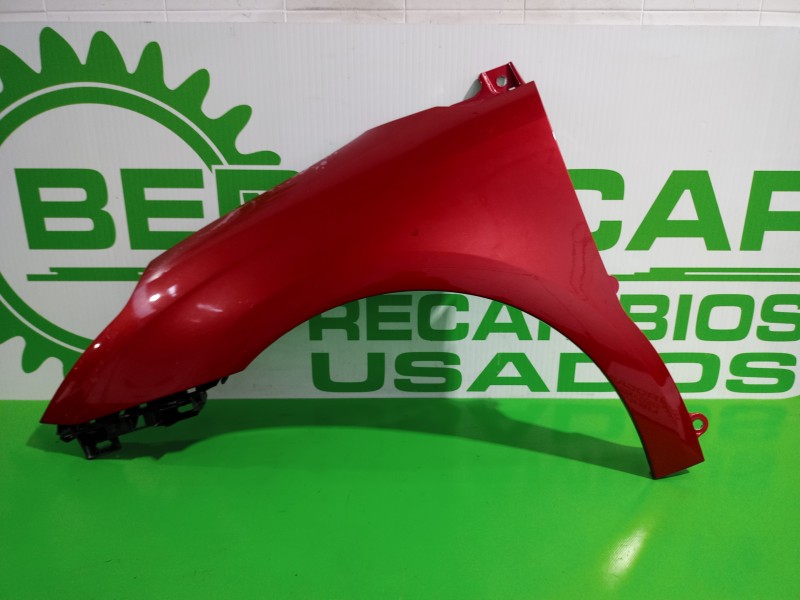 Recambio de aleta delantera izquierda para citroën c4 berlina 1.6 16v hdi referencia OEM IAM 9646133377  