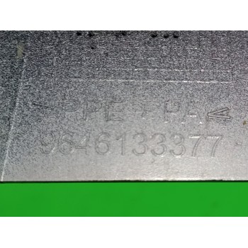 Recambio de aleta delantera izquierda para citroën c4 berlina 1.6 16v hdi referencia OEM IAM 9646133377  