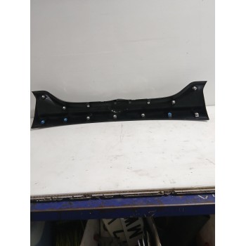 Recambio de moldura para toyota yaris (_p21_, _pa1_, _ph1_) 1.5 hybrid (mxph11) referencia OEM IAM 76801k0010  