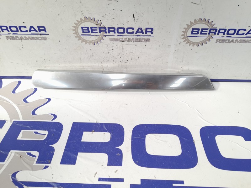 Recambio de moldura lateral para land rover range rover sport referencia OEM IAM AH3226656BDW  