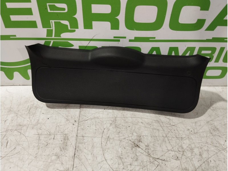 Recambio de guarnecido porton trasero para ford focus berlina (cap) 1.6 16v cat referencia OEM IAM 4M51A40411A  