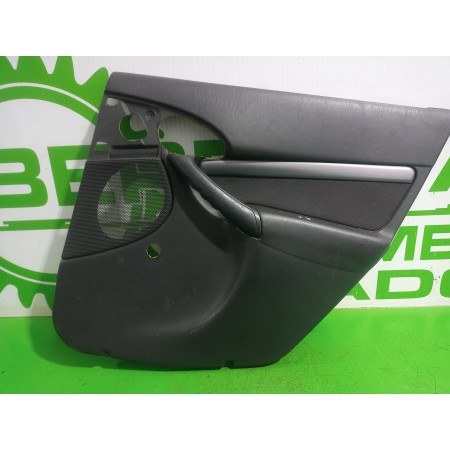 Recambio de guarnecido puerta trasera derecha para ford focus berlina (cak) ambiente referencia OEM IAM 98ABA27406  
