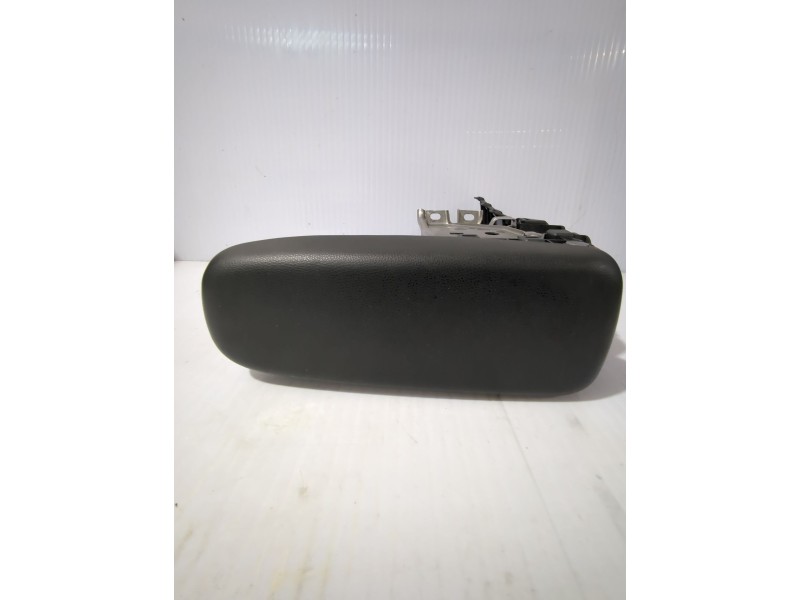 Recambio de apoyabrazos central para toyota yaris (_p21_, _pa1_, _ph1_) 1.5 hybrid (mxph11) referencia OEM IAM 58961k0020  