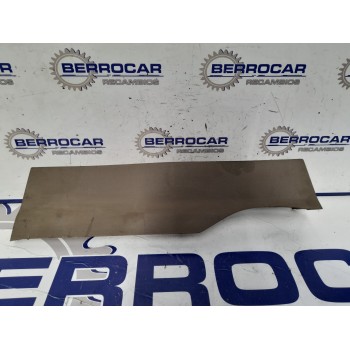 Recambio de moldura lateral para land rover discovery referencia OEM IAM EBV500032PVJ00  