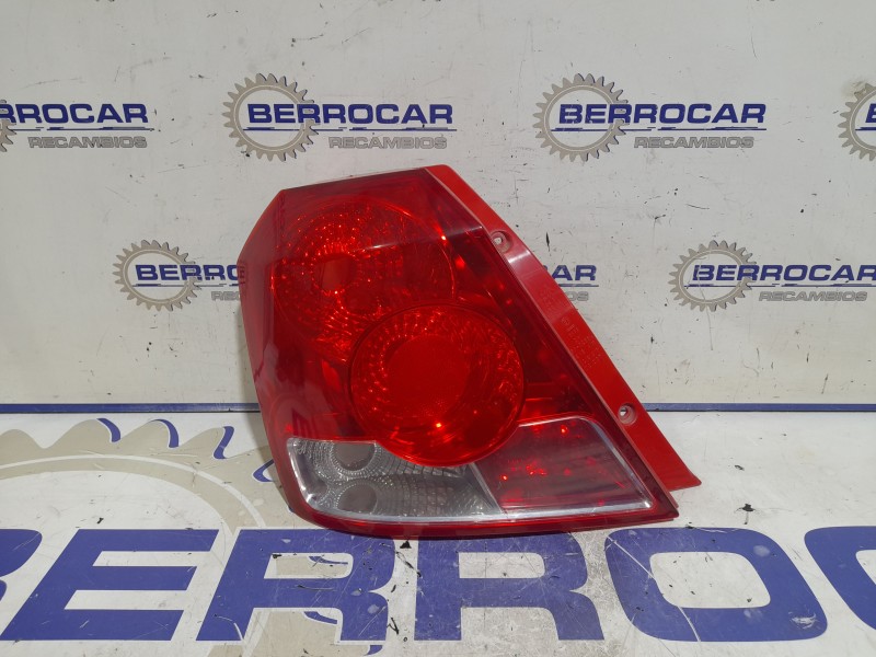 Recambio de piloto trasero izquierdo para daewoo kalos 1.2 cat referencia OEM IAM 300266L  