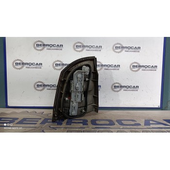 Recambio de piloto trasero derecho para opel vectra c berlina referencia OEM IAM 13131002  