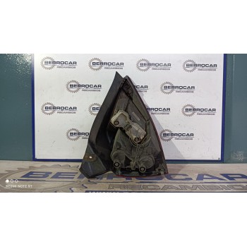 Recambio de piloto trasero derecho para renault megane ii berlina 3p referencia OEM IAM 8200073237  