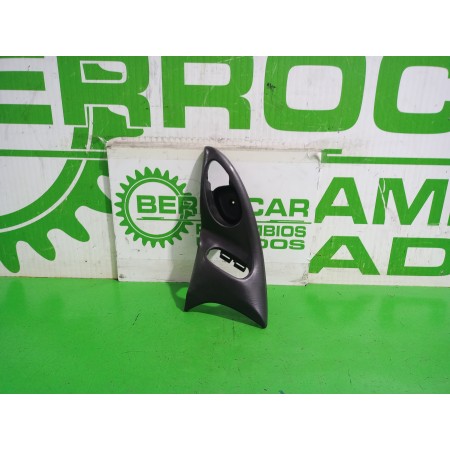 Recambio de moldura para ford focus berlina (cak) trend referencia OEM IAM 98ABA22621  