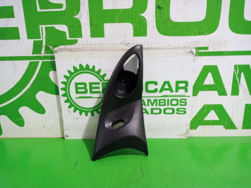 Recambio de moldura para ford focus berlina (cak) trend referencia OEM IAM 98ABA22620  