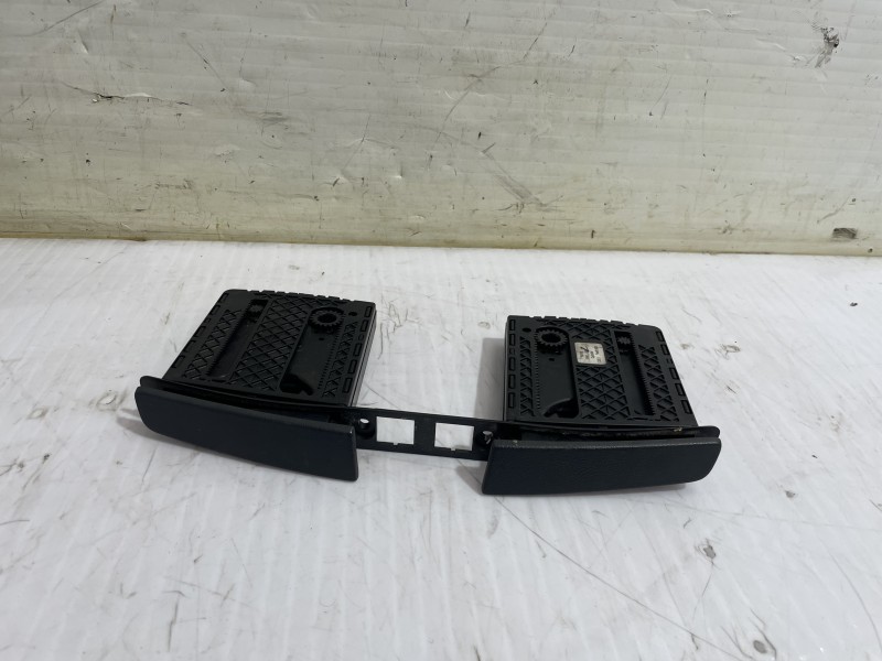 Recambio de portavasos para peugeot 508 allure referencia OEM IAM 9688798502  