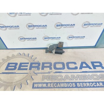 MOTOR LIMPIA DELANTERO A1688200242 