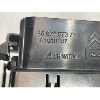 Recambio de rejilla aireadora para peugeot 508 allure referencia OEM IAM 9686457377  