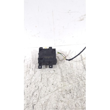 Recambio de motor apertura trampillas para toyota yaris (_p21_, _pa1_, _ph1_) 1.5 hybrid (mxph11) referencia OEM IAM AE063800224