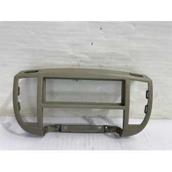 Recambio de moldura para nissan micra (k12e) acenta referencia OEM IAM 68260K10381  