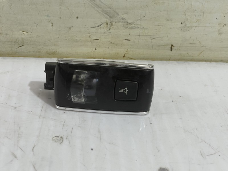Recambio de luz interior para peugeot 508 allure referencia OEM IAM 8956400  