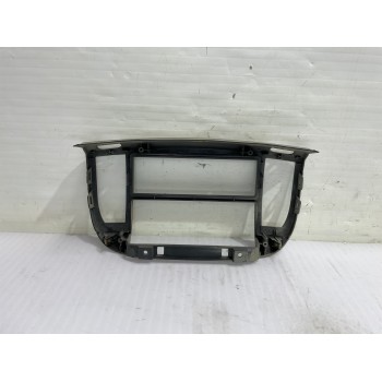 Recambio de moldura para nissan micra (k12e) acenta referencia OEM IAM 68260K10381  