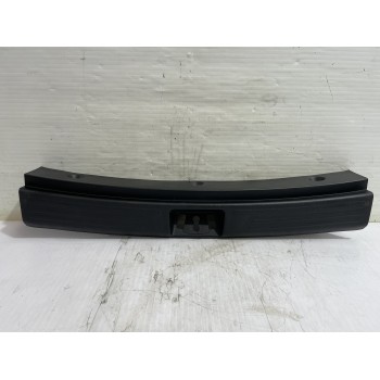 MOLDURA MALETERO 857712Y000 