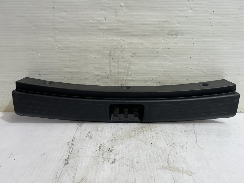 Recambio de moldura maletero para hyundai ix35 (lm, el, elh) 2.0 crdi 4wd referencia OEM IAM 857712Y000  