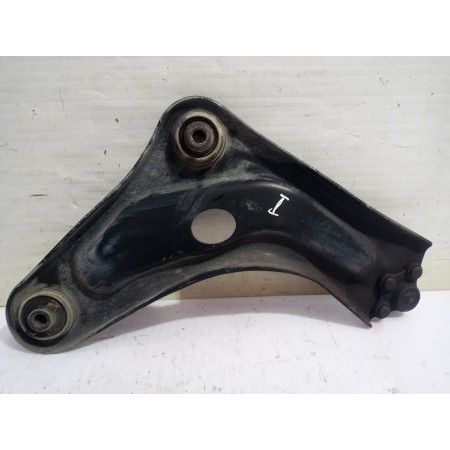Recambio de brazo suspension inferior delantero izquierdo para peugeot 207 confort referencia OEM IAM 3520R7  