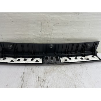 Recambio de moldura maletero para hyundai ix35 (lm, el, elh) 2.0 crdi 4wd referencia OEM IAM 857712Y000  