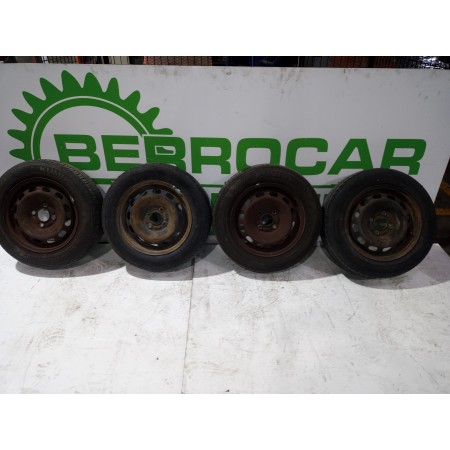 Recambio de juego llantas para ford fiesta (cbk) ambiente referencia OEM IAM 1064104  
