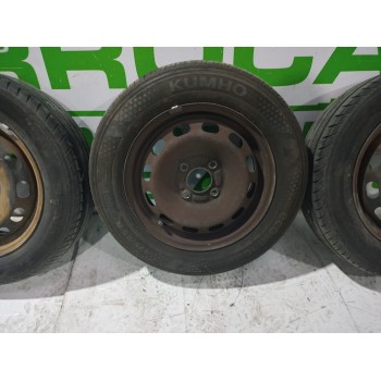 Recambio de juego llantas para ford fiesta (cbk) ambiente referencia OEM IAM 1064104  