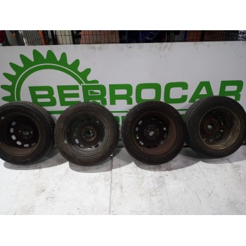 Recambio de juego llantas para ford fiesta (cbk) ambiente referencia OEM IAM 1064104  