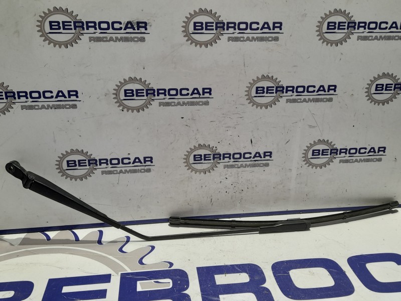 Recambio de brazo limpia trasero para opel insignia berlina 2.0 16v cdti referencia OEM IAM 13227421  