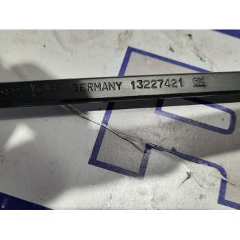 Recambio de brazo limpia trasero para opel insignia berlina 2.0 16v cdti referencia OEM IAM 13227421  