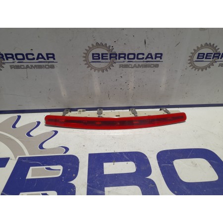 Recambio de luz central de freno para opel insignia berlina 2.0 16v cdti referencia OEM IAM 13226842  