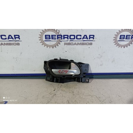 Recambio de maneta interior delantera derecha para peugeot 208 1.6 blue-hdi fap referencia OEM IAM 303965  
