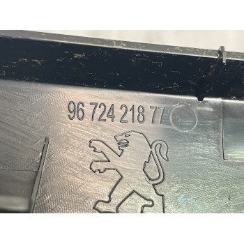 Recambio de moldura para peugeot 508 allure referencia OEM IAM 9672421877  