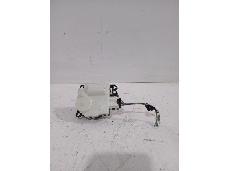 Recambio de motor apertura trampilla para ford puma (j2k, cf7) 1.0 ecoboost referencia OEM IAM AV1119E616HA  