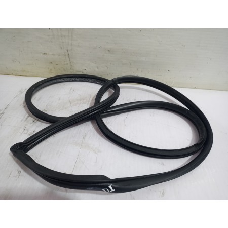 Recambio de goma contorno para hyundai ix35 (lm, el, elh) 2.0 crdi 4wd referencia OEM IAM 821302Y000  